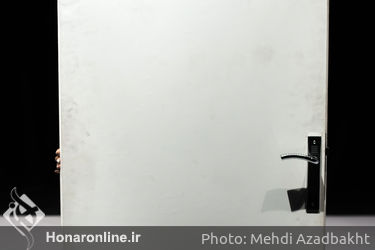 نمایش "گرگ‌ها کروات نمی‌زنند" در عمارت نوفل لوشاتو