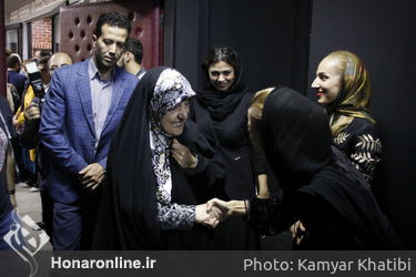 اجرای  نمایش "کو کوی کبوتران حرم" با حضور معاون هنری وزارت ارشاد و جمعی از هنرمندان