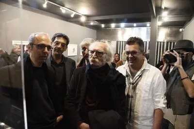مراسم آغازین جشنواره تئاتر اکبر رادی برگزار شد / جدول کامل برنامه‌های نخستین جشنواره تئاتر اکبر رادی منتشر شد / آغاز بخش سمینار و مقالات رادی شناسی از  صبح روز یکشنبه / انصرف یک نمایش از جشنواره 