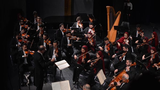 طنین «رنگواره‌ها» در تالار وحدت / ارکستر سمفونیک تهران «خلیج فارس» را نواخت