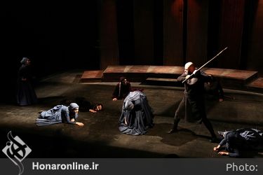نمايش "پنهان خانه پنج در" در تالار مولوی