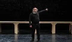 آرش دادگر با «۹۱» به تئاتر شهر بازمی‌گردد

