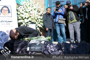 تشییع پیکر احمدرضا دالوند در خانه هنرمندان
