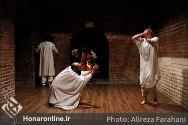 نمایش "یک مساوی چهار" در تماشاخانه دا‎