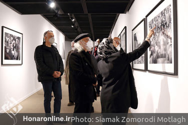 بازدید هنرمندان از نمایشگاه مهدی سحابی در موزه هنرهای معاصر