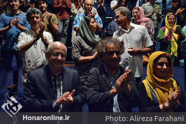بازدید علی مرادخانی از نمایش "مطرب" در تماشاخانه ایرانشهر‎