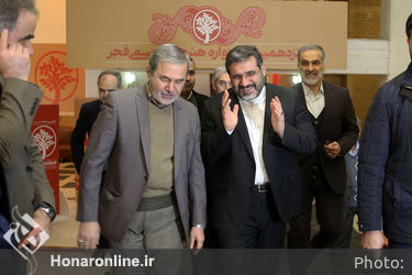 بازدید وزیر فرهنگ از نمایشگاه پانزدهمین جشنواره هنرهای تجسمی