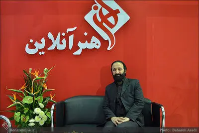 به نیما یوشیج کم لطفی شده است / علی اصغری: دفتر "روجا" را تصحیح می‌کنم