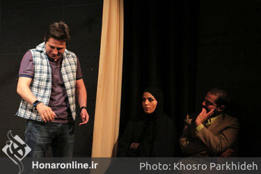 اجرای نمایش "1417" در خانه نمایش