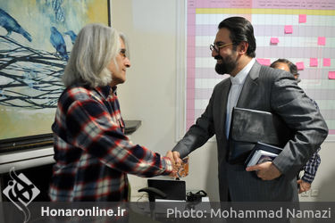 بازدید معاون امور هنری وزارت فرهنگ و ارشاد اسلامی از دبیرخانه سی و ششمین جشنواره بین‌المللی تئاتر فجر