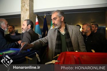 حضور اهالی فرهنگ و هنرمندان پای صندوق رای تالار وحدت