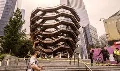 چهارمین خودکشی در جاذبه گردشگری نیویورک | راه‌پله جنجالی دوباره بسته شد