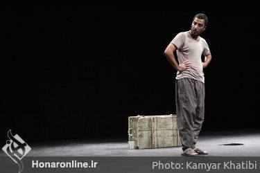 اجرای نمایش "پچ پچه های پشت خط نبرد" در پردیس تئاتر شهرزاد