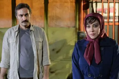 شهری در آستانه گم شدن... / نگاهی به فیلم "دو لکه ابر"