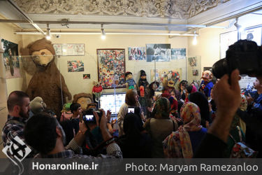 دیدار هنرمندان با نوجوانان نخبه به مناسبت روز کودک در موزه سینما