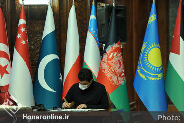 مراسم اختتامیه نمایشگاه خوشنویسی «رقص قلم»  در کتابخانه ایران‌مال 