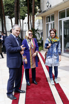 تجلیل از هنرمندان پیشکسوت متولد اردیبهشت ماه و خردادماه 