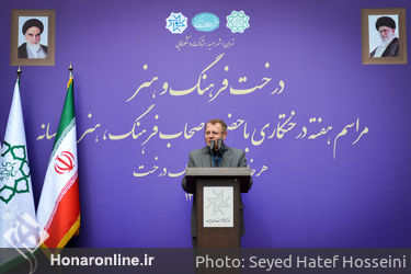 مراسم هفته درختکاری با حضور اصحاب فرهنگ، هنر و رسانه در خانه هنرمندان تهران