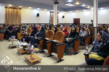 نشست هم‌اندیشی طراحان و تولیدکنندگان دومین جشنواره ملی طراحی لباس و پارچه کودک و نوجوان
