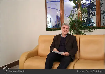 معرفی 26 روستا در جلد سوم مجموعه "روستاهای تاریخی ایران" / مجتبی آقایی و گردآوری دو کتاب "بازگشت پرستوها" و "ایستاده در باد"