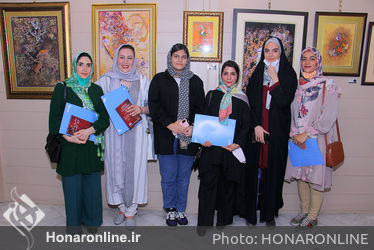 افتتاحیه نمایشگاه و رونمایی از کتاب آسمان هفت رنگ در گالری برمخ