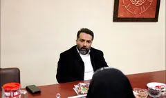 شیشه‌ شکسته برج آزادی در یک اجرا