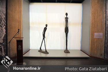 مراسم جانمایی مجسمه‌های آلبرتو جاکومتی در موزه هنرهای معاصر 