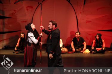 نمايش "سرزمين پدرى" در تالار سایه مجموعه تیاترشهر