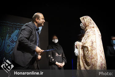 بازدید دکترسید مجتبی حسینی از نمایشگاه آثار سوزن‌دوزی معاصر ایران