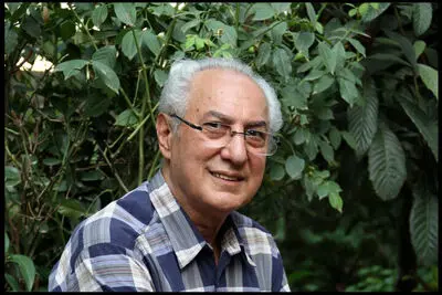 میلاد کیایی از آلبوم جدیدش رونمایی می‌کند/ شنیدن «به یاد گل‌ها»


