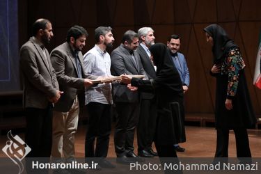 آیین اهدای جوایز پدیدآورندگان آثار شایسته تقدیر سی و نهمین جایزه کتاب سال 