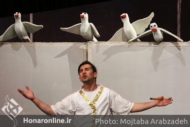 نمایش " جادوی کلاه " در تالار محراب