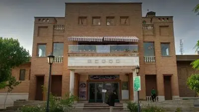 مجید رجبی معمار: درآمدهای تماشاخانه ایرانشهر برای هزینه‌های گروه‌های نمایشی هم کافی نیست / آمادگی داریم سه سالن نمایش را به صورت فعال در اختیار تئاتر آنلاین قرار دهیم / نسبت به مشکلات دولت  آگاهی داریم اما در تخصیص بودجه‌ها، سهم فرهنگ و هنر کجاست؟ 