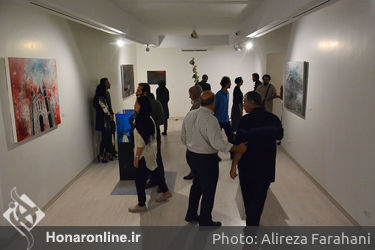 نقاشی چیدمان‌های سحر سیدنژاد با عنوان "شبحی بر جهان سایه افکنده است" در گالری دید 