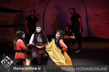 نمايش "سرزمين پدرى" در تالار سایه مجموعه تیاترشهر