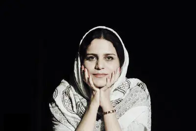 داستان آدم‌هایی که مورد تهاجم قرار گرفتند / روایت مریم باقری از نمایش "بلوری‌ها"