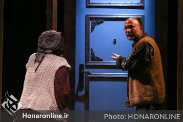 نمایش "خرده نان" در سالن سایه تئاتر شهر
