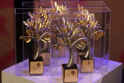 نگاهی به آنچه در دهمین جشنواره بین‌المللی هنرهای تجسمی فجر خواهیم دید / از ستارگان جهانی تا تجلیل مفاخر