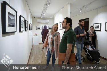 نمایشگاه عکس مژگان راسخی‌نژاد و محیا کشفی در گالری بهارک