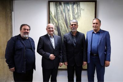 صالحی: عتیقه‌نگری نمی‌تواند هنر را حفاظت کند / بازدید وزیر ارشاد از هفتمین دوسالانه مجسمه‌سازی تهران
