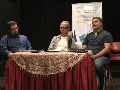 "در" مسئله ارتباط ما با جهان بیرونی را مطرح می‌کند / بررسی نمایشامه "در" در یازدهمین نشست تئاتر کاغذی 


