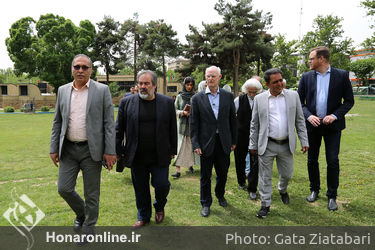 رونمایی از مجسمه ریشه‌ها و سنگ‌ها در موزه هنرهای معاصر