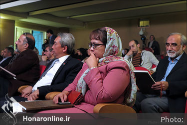 آیین رونمایی از کتاب برگ‌هایی از قرآن بایسنغری 