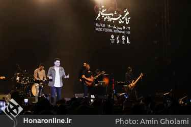 اجرای علیرضا طلیسچی در سی و هفتمین جشنواره موسیقی فجر