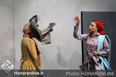 نمایش "آنشرلی با موهای خیلی قرمز" در تالار مولوی
