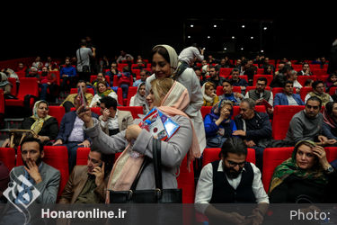 اکران خصوصی فیلم لانه زنبور در باغ کتاب 