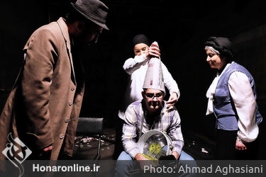 نمایش "جشن تولد" در تماشاخانه مکتب تهران
