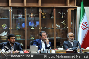 دیدار جمعی از هنرمندان با رضا رحمانی  وزیر صنعت، معدن و تجارت 