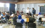 ارکستر سمفونیک موسیقی فیلم تهران در تالار وحدت می‌نوازد