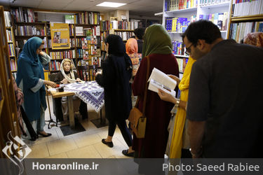 جشن امضای کتاب "گفتگو با ایران درودی" در نشر ثالث